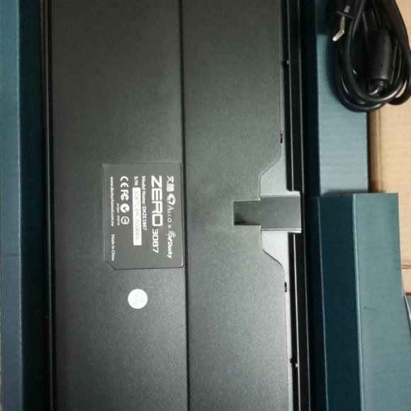 Ducky Zero 3087 mechanical keyboard, Cherry MX red switches - Picture 4 of 4